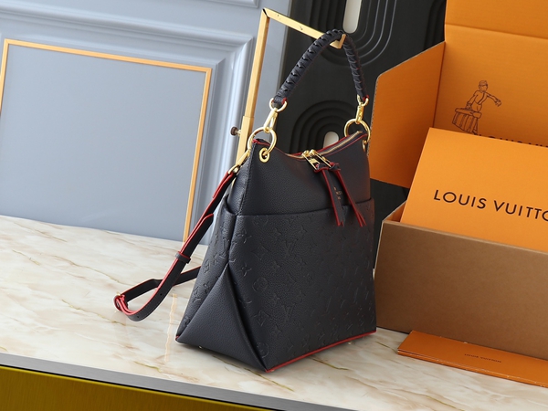 ルイヴィトンバッグ背面デザイン